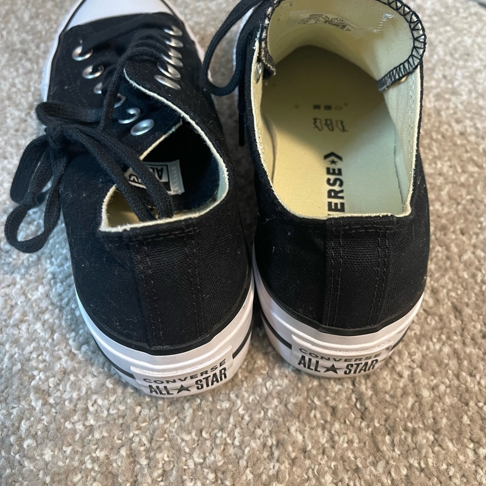 Sneakers - Picture 5 of 7